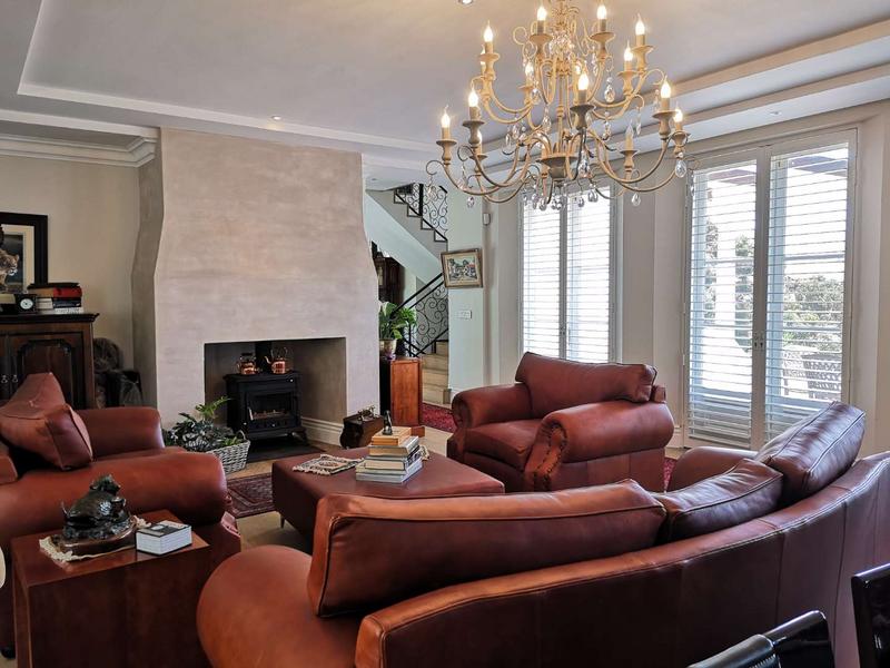 5 Bedroom Property for Sale in Sir Lowrys Pass Village Western Cape